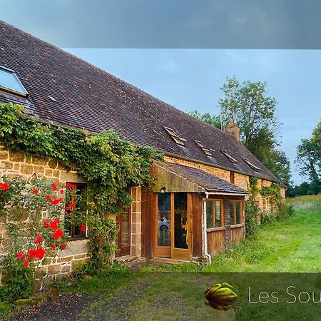 Les Sources Bed & Breakfast Sainte-Marguerite-de-Carrouges Exterior photo